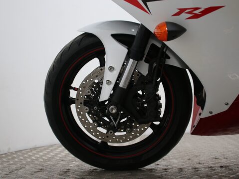 Yamaha R1 YZF R1 39