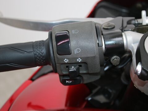 Yamaha R1 YZF-R1 22