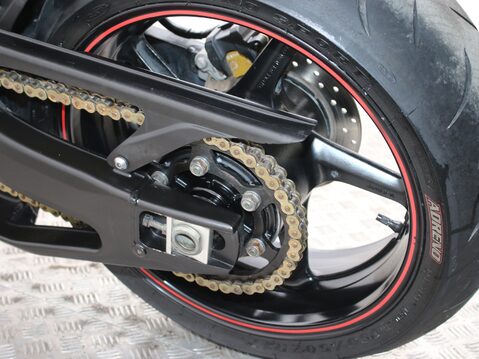 Yamaha R1 YZF-R1 27