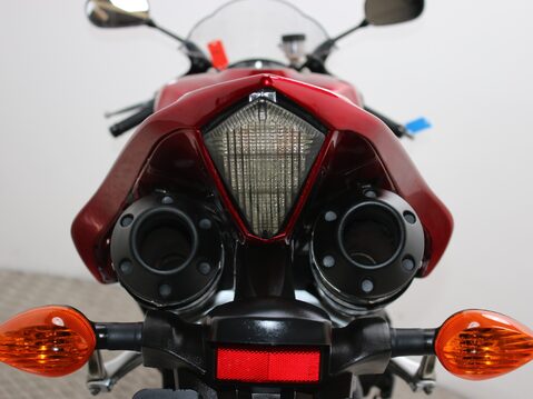Yamaha R1 YZF-R1 28