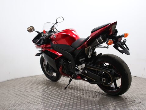 Yamaha R1 YZF-R1 9