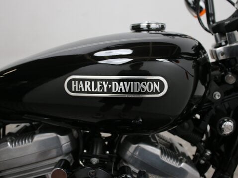 Harley-Davidson XL883 N IRON SPORTSTER SUPERLOW 22