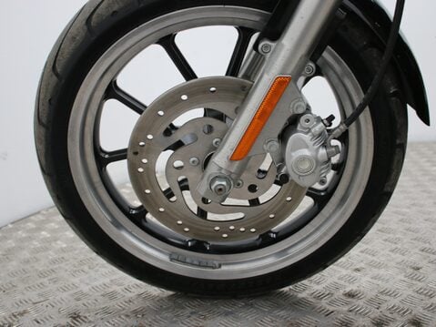 Harley-Davidson XL883 N IRON SPORTSTER SUPERLOW 28