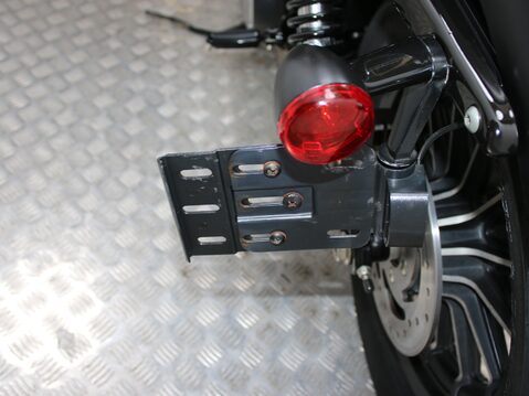 Harley-Davidson Sportster XL883N IRON 20