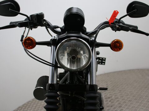 Harley-Davidson Sportster XL883N IRON 24