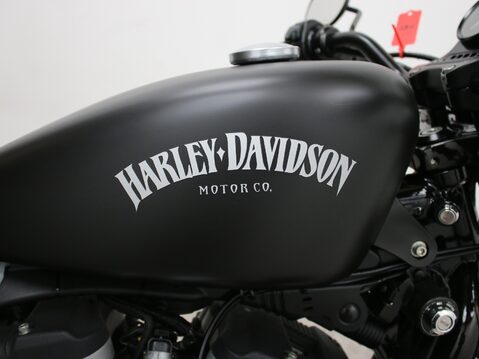 Harley-Davidson Sportster XL883N IRON 25