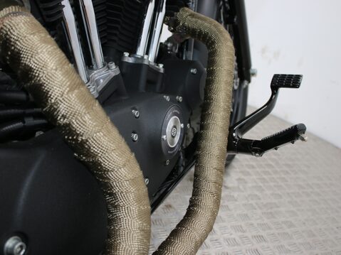 Harley-Davidson Sportster XL883N IRON 29