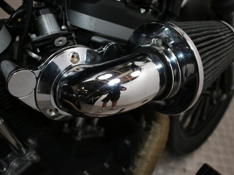 Harley-Davidson Sportster XL883N IRON 30