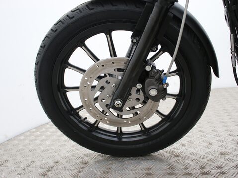 Harley-Davidson Sportster XL883N IRON 39