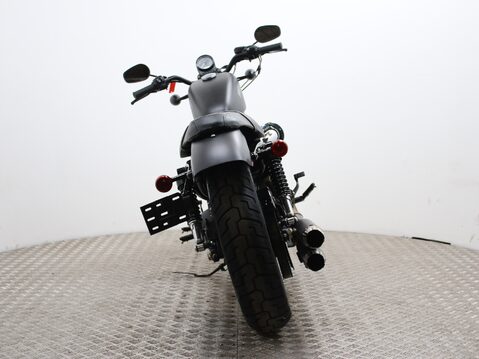 Harley-Davidson Sportster XL883N IRON 11