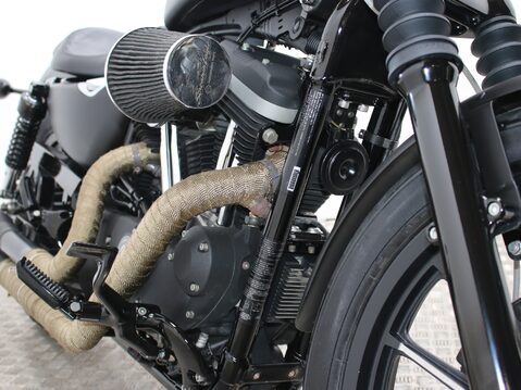 Harley-Davidson Sportster XL883N IRON 15
