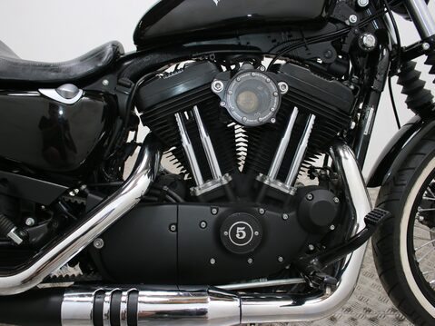 Harley-Davidson Sportster XL883N IRON 18