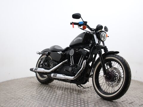 Harley-Davidson Sportster XL883N IRON 3
