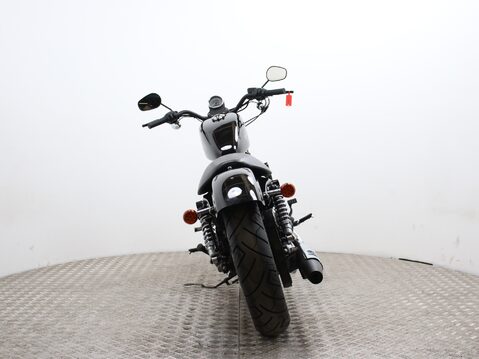 Harley-Davidson Sportster XL883N IRON 11
