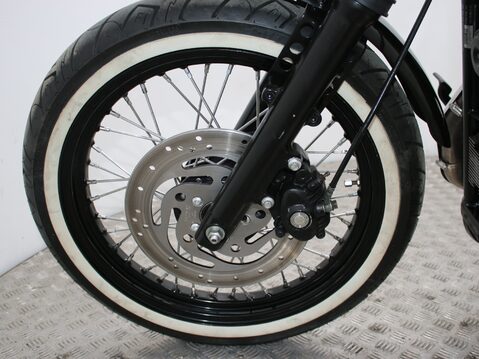 Harley-Davidson Sportster XL883N IRON 23