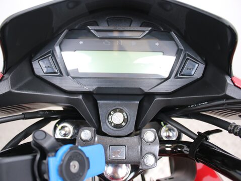 Honda CB CBF 125 M-M 27