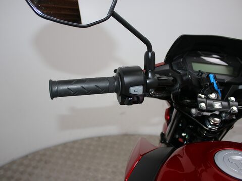 Honda CB CBF 125 M-M 29