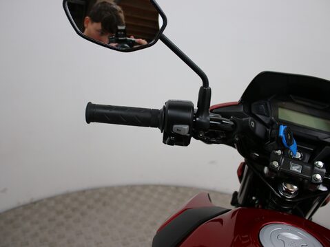 Honda CB CBF 125 M-M 30