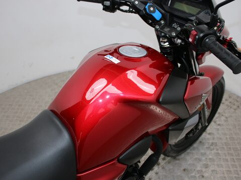 Honda CB CBF 125 M-M 34