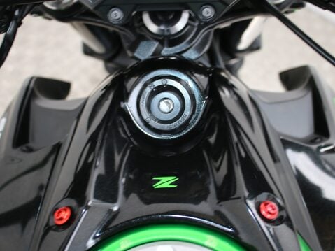 Kawasaki Z650 25