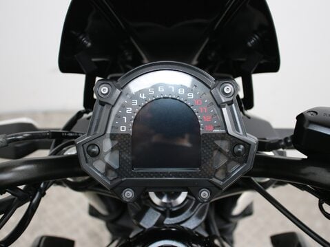 Kawasaki Z650 14