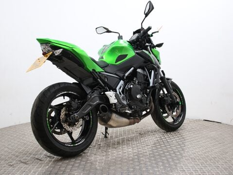 Kawasaki Z650 12