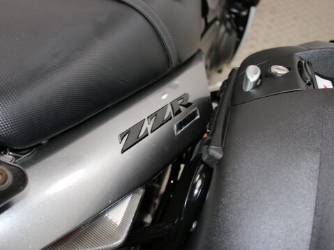 Kawasaki ZZR1400 ZZR 1400 28