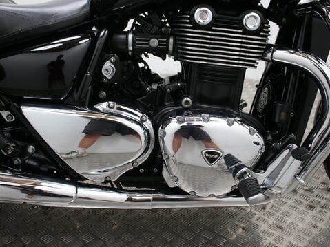 Triumph Thunderbird THUNDERBIRD STORM 30