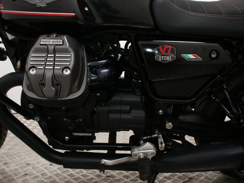Moto Guzzi V7 V7 STONE SPECIAL EDITION 32