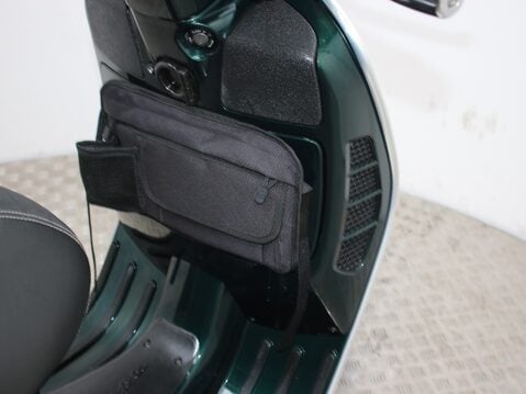 Piaggio Vespa GTS 300 VESPA GTS 300 TOURING ABS 32