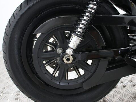 Harley-Davidson Sportster XL 883 N IRON 14