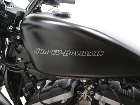 Harley-Davidson Sportster XL 883 N IRON 16