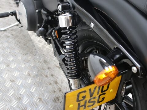 Harley-Davidson Sportster XL 883 N IRON 18