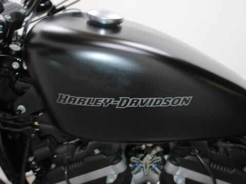 Harley-Davidson Sportster XL 883 N IRON 29