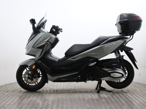 Honda Forza NSS 350 A-N 8