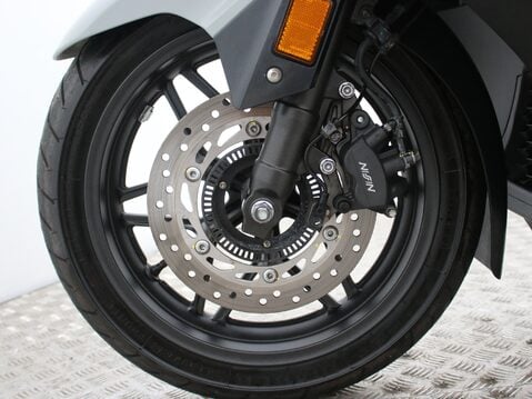 Honda Forza NSS 350 A-N 32