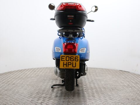 Piaggio Vespa GTS 300 VESPA GTS 300 SUPER ABS 11
