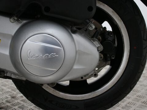 Piaggio Vespa GTS 300 VESPA GTS 300 SUPER ABS 21