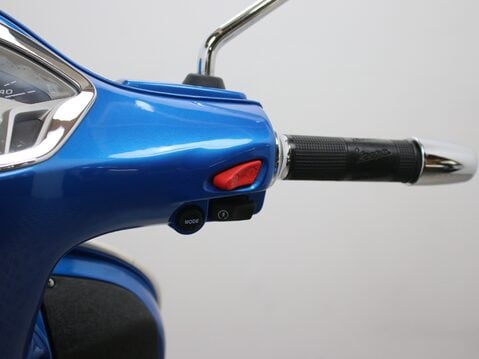 Piaggio Vespa GTS 300 VESPA GTS 300 SUPER ABS 28