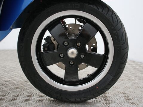 Piaggio Vespa GTS 300 VESPA GTS 300 SUPER ABS 31