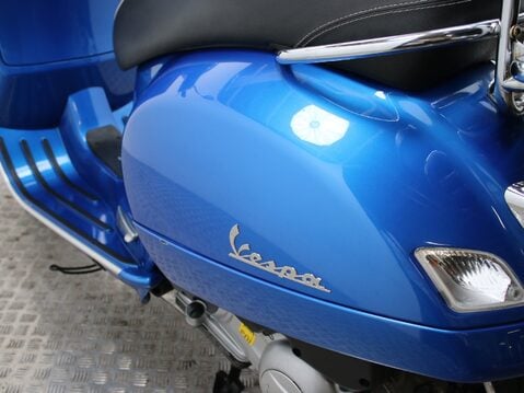 Piaggio Vespa GTS 300 VESPA GTS 300 SUPER ABS 33