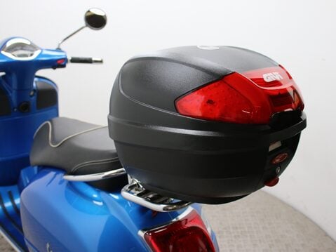 Piaggio Vespa GTS 300 VESPA GTS 300 SUPER ABS 36
