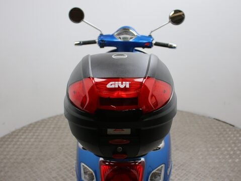 Piaggio Vespa GTS 300 VESPA GTS 300 SUPER ABS 37