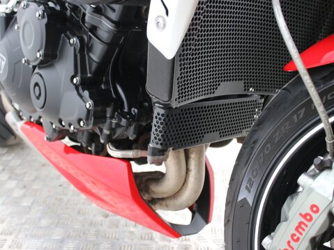 Triumph Speed Triple 1050 SPEED TRIPLE S 1050 15