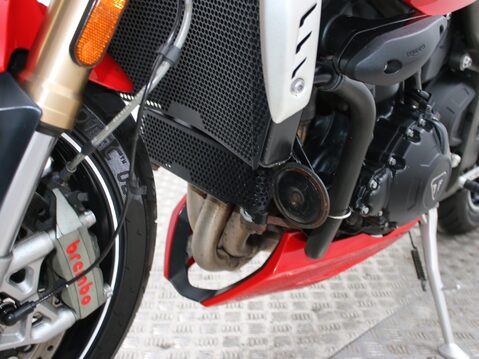 Triumph Speed Triple 1050 SPEED TRIPLE S 1050 16