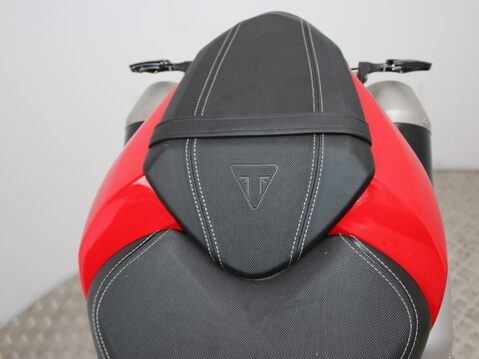Triumph Speed Triple 1050 SPEED TRIPLE S 1050 17