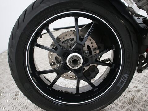 Triumph Speed Triple 1050 SPEED TRIPLE S 1050 20