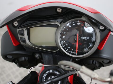 Triumph Speed Triple 1050 SPEED TRIPLE S 1050 24