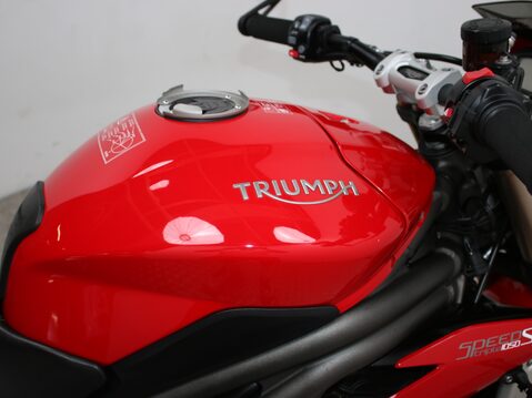 Triumph Speed Triple 1050 SPEED TRIPLE S 1050 31