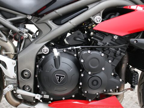 Triumph Speed Triple 1050 SPEED TRIPLE S 1050 33